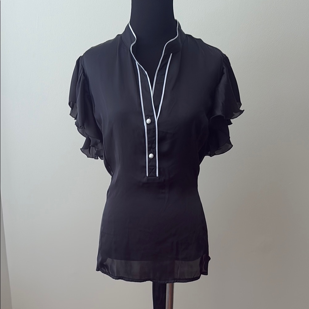 ❤️3/$15❤️ Elegant Black Ruffle Sleeve Blouse